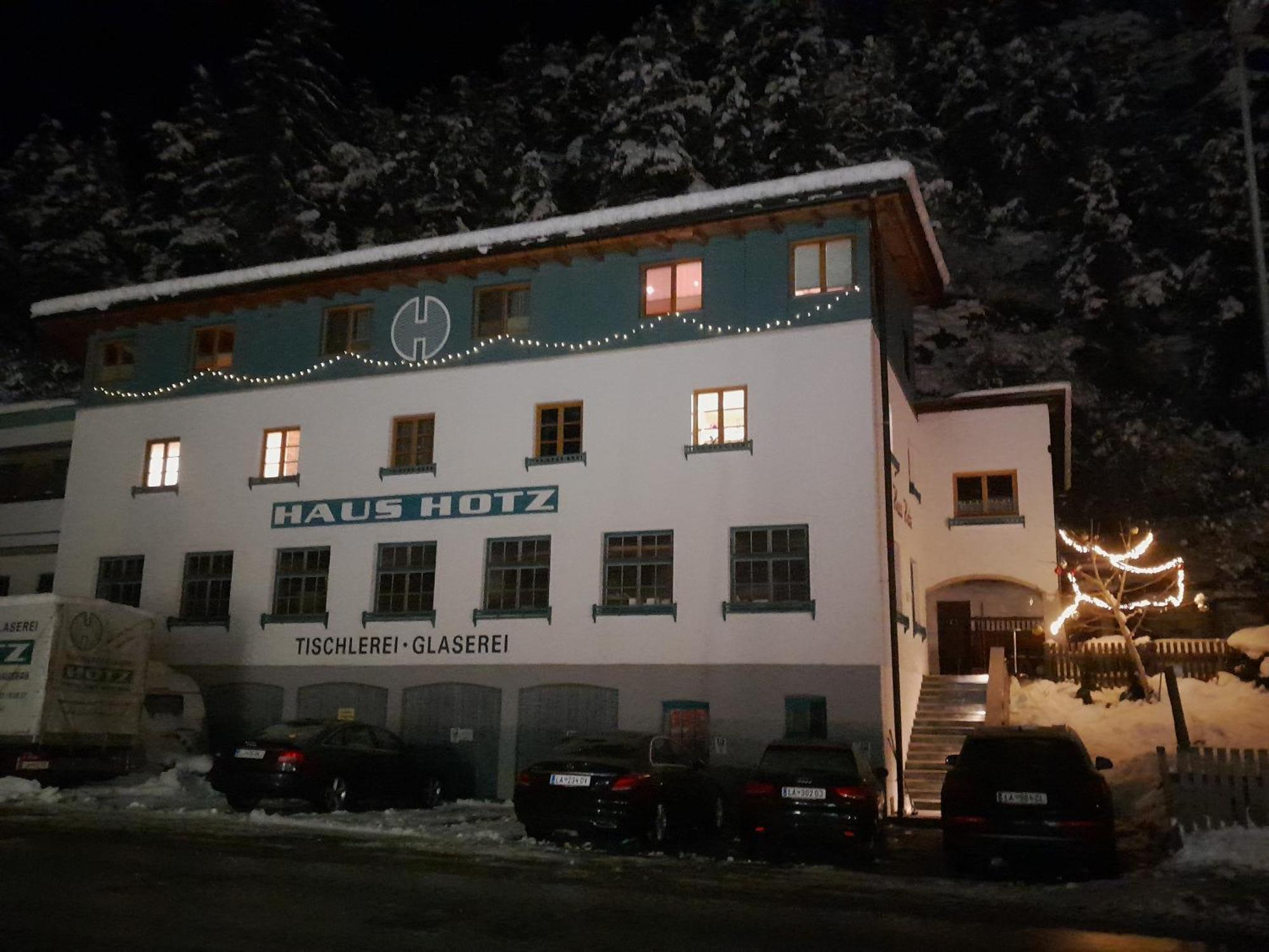 Haus Hotz Apart Talblick Grins Extérieur photo